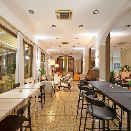 Hotel Bisesti ***S Garda  Kültér fotó