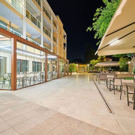 Hotel Bisesti ***S Garda  Kültér fotó