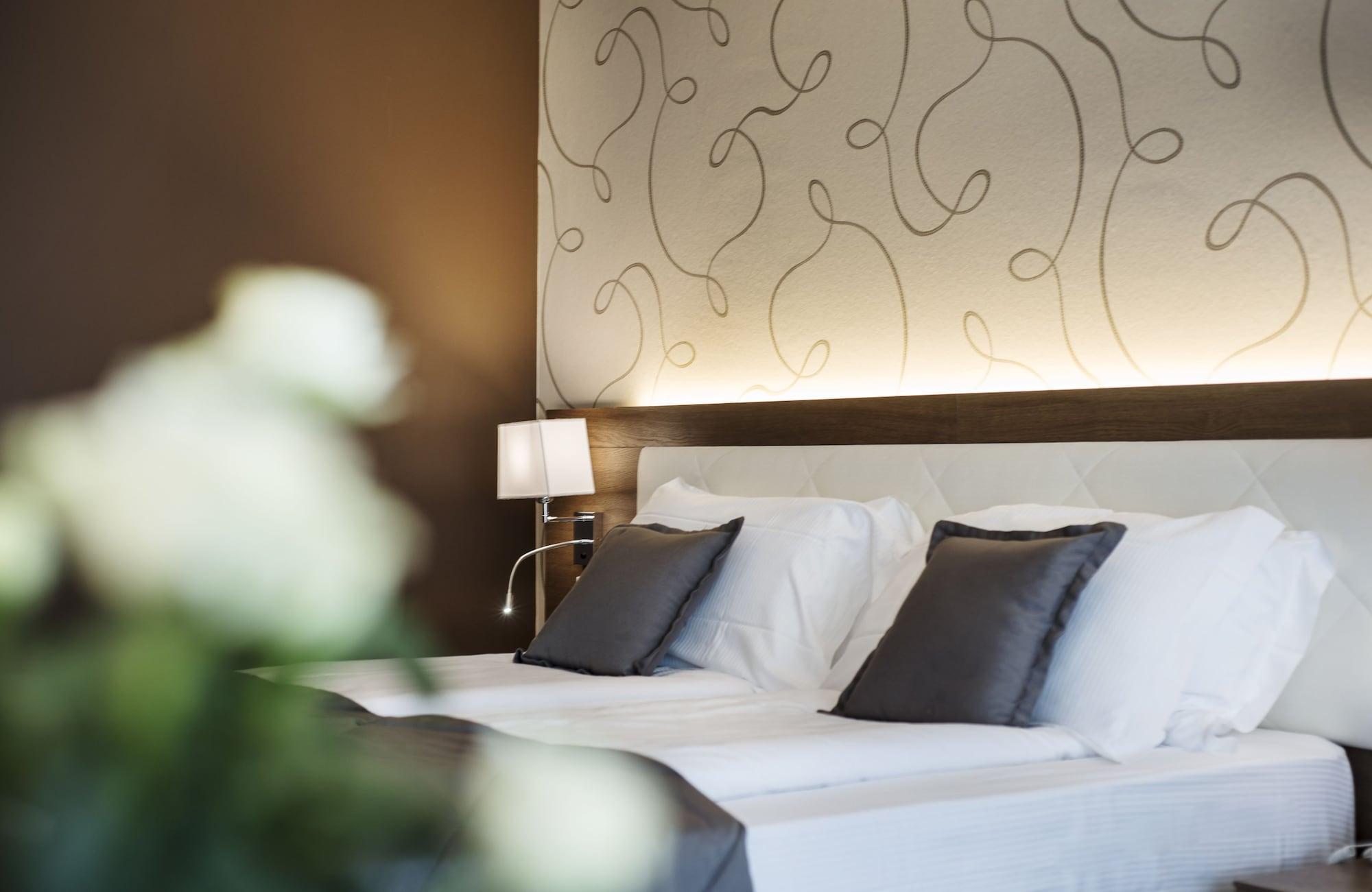 Hotel Bisesti ***S Garda  Kültér fotó