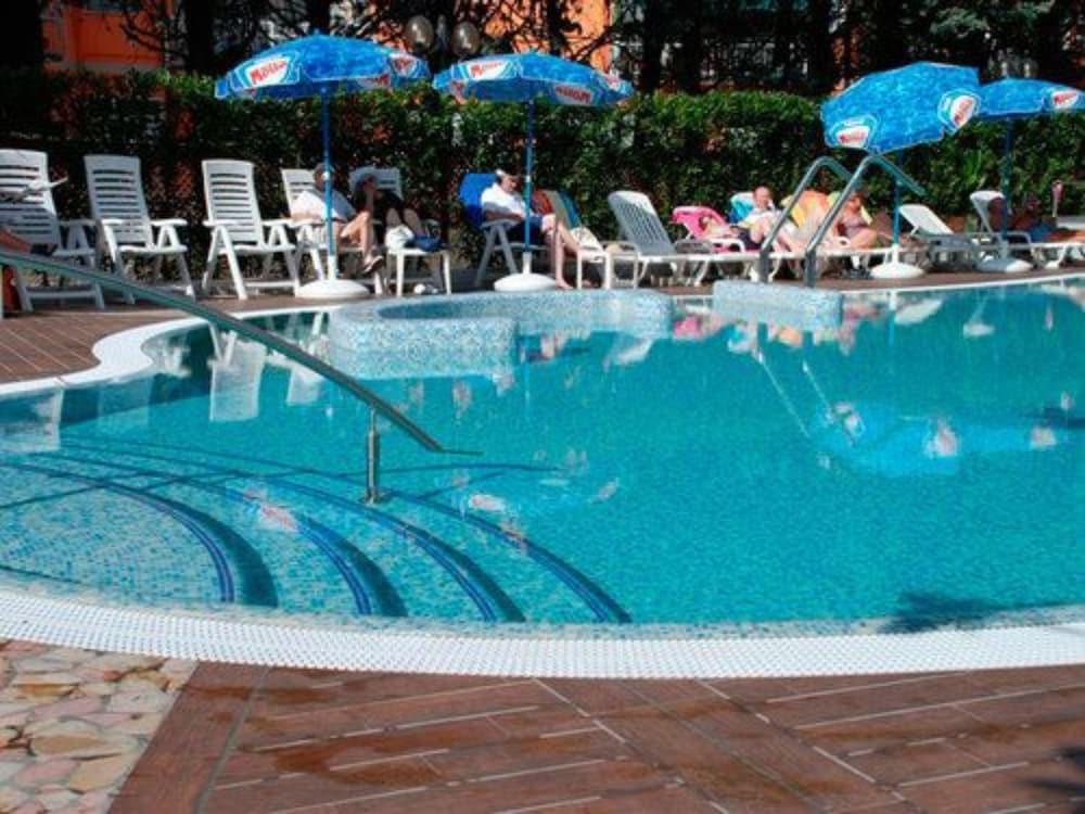 Hotel Bisesti ***S Garda  Kültér fotó