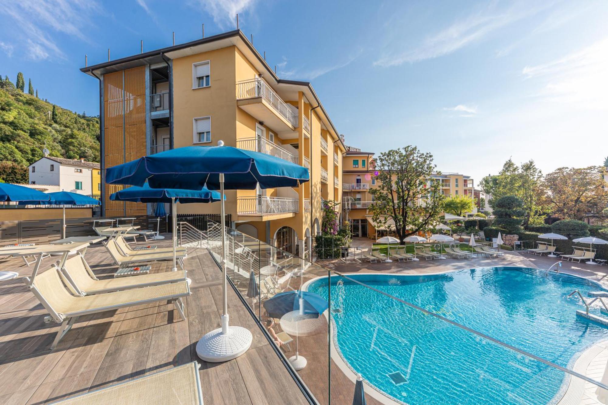 Hotel Bisesti ***S Garda  Kültér fotó