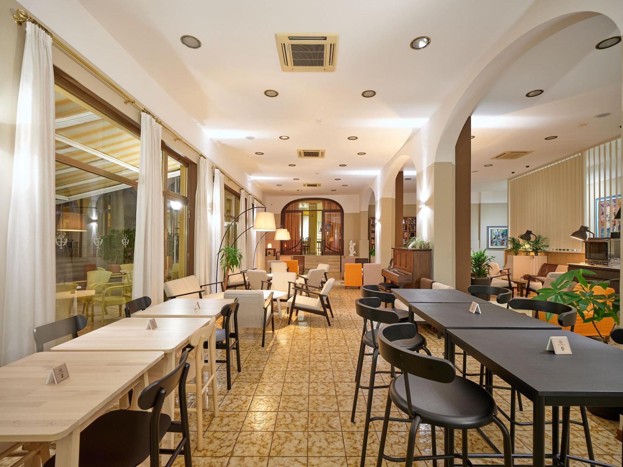 Hotel Bisesti ***S Garda  Kültér fotó