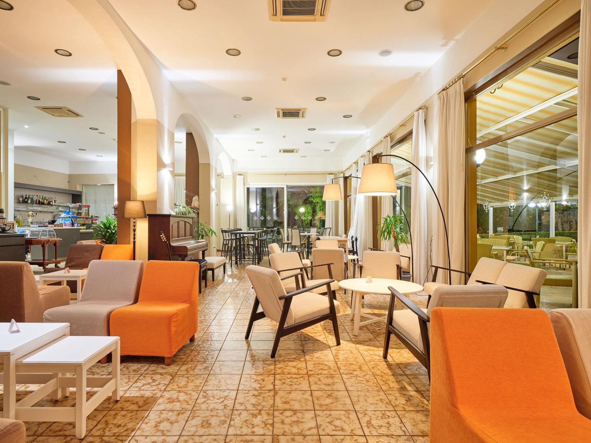 Hotel Bisesti ***S Garda  Kültér fotó