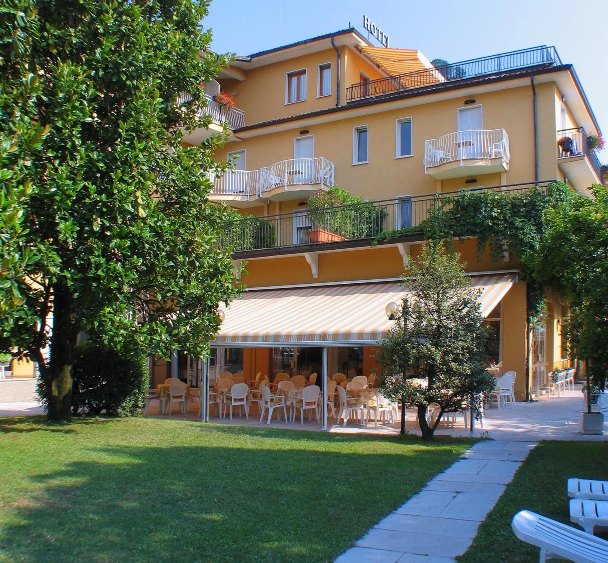 Hotel Bisesti ***S Garda  Kültér fotó