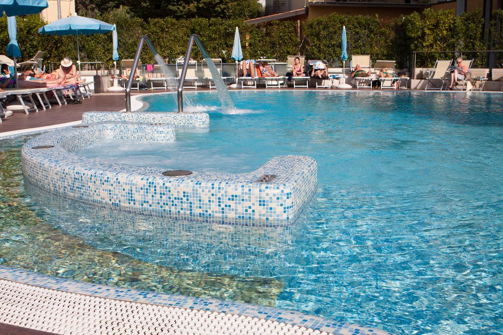 Hotel Bisesti ***S Garda  Kültér fotó