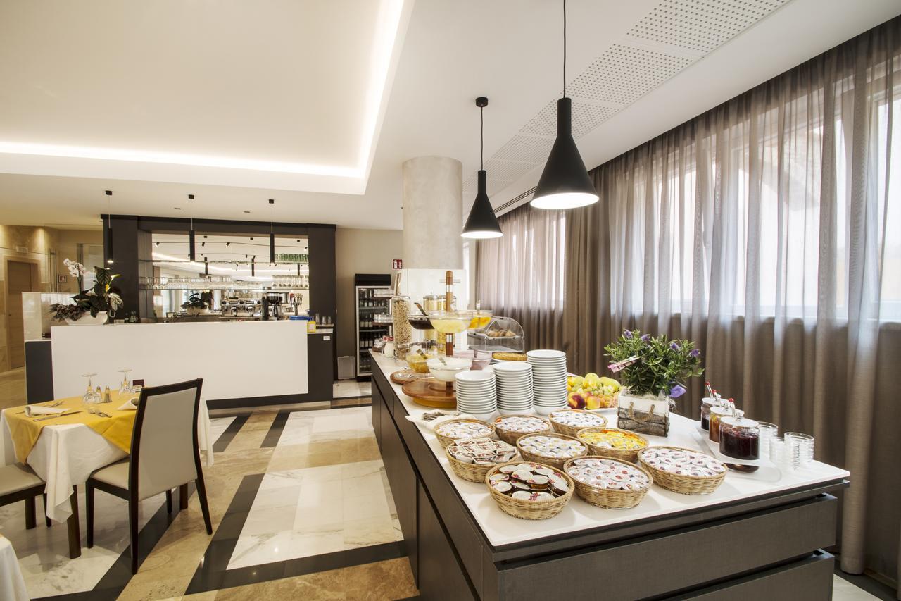 Hotel Bisesti ***S Garda  Kültér fotó