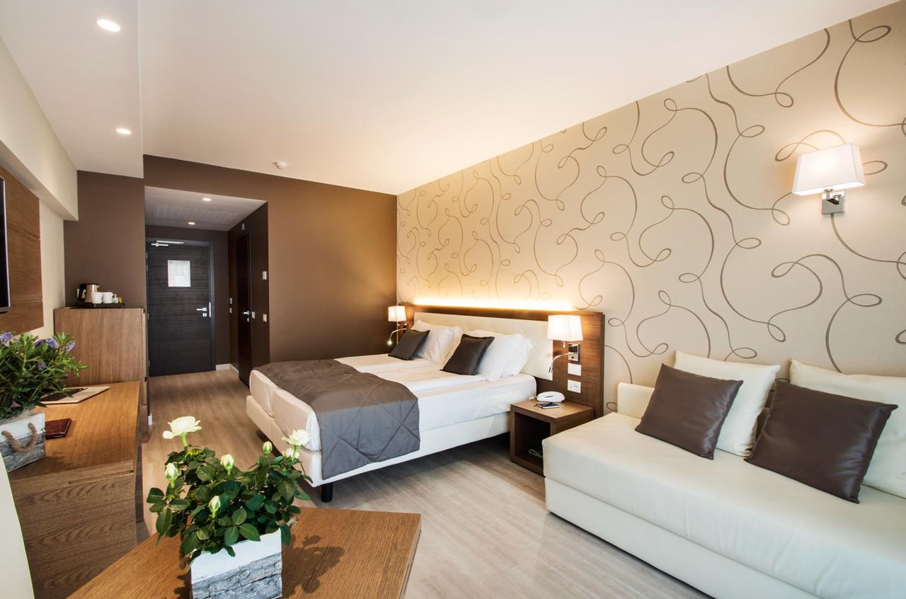 Hotel Bisesti ***S Garda  Kültér fotó