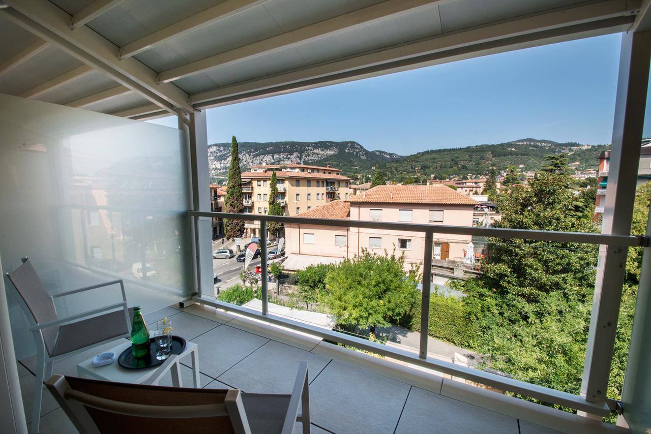Hotel Bisesti ***S Garda  Kültér fotó