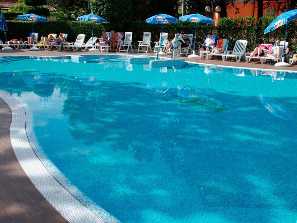 Hotel Bisesti ***S Garda  Kültér fotó