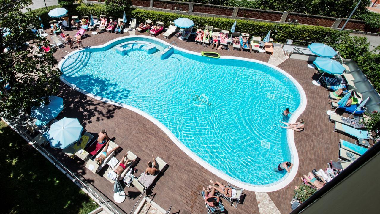 Hotel Bisesti ***S Garda  Kültér fotó